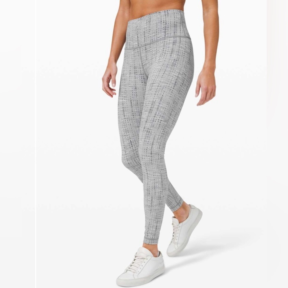 Lululemon Wunder Under High-Rise Luxtreme
Action Jacqaurd Black Pitch Grey
